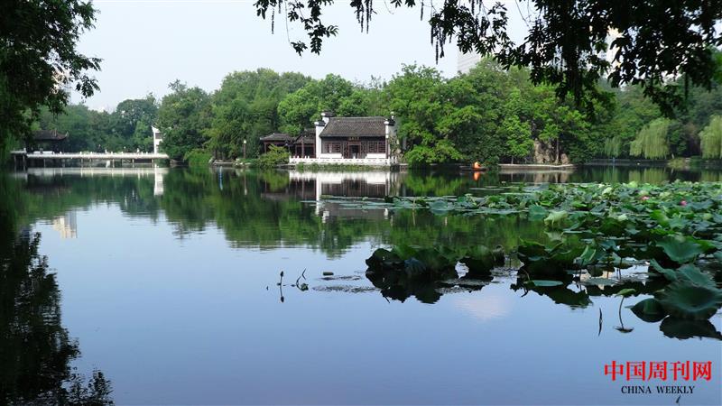 攝圖網(wǎng)_501078919_安徽合肥休閑游玩景點包河公園清涼之夏(企業(yè)商用).jpg